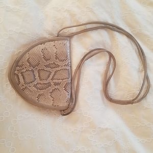 Snap and lambskin crossbody vintage handbag, great for cosplay
